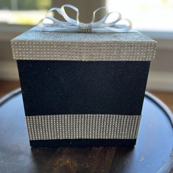 Card Box - Picture 2 of 5